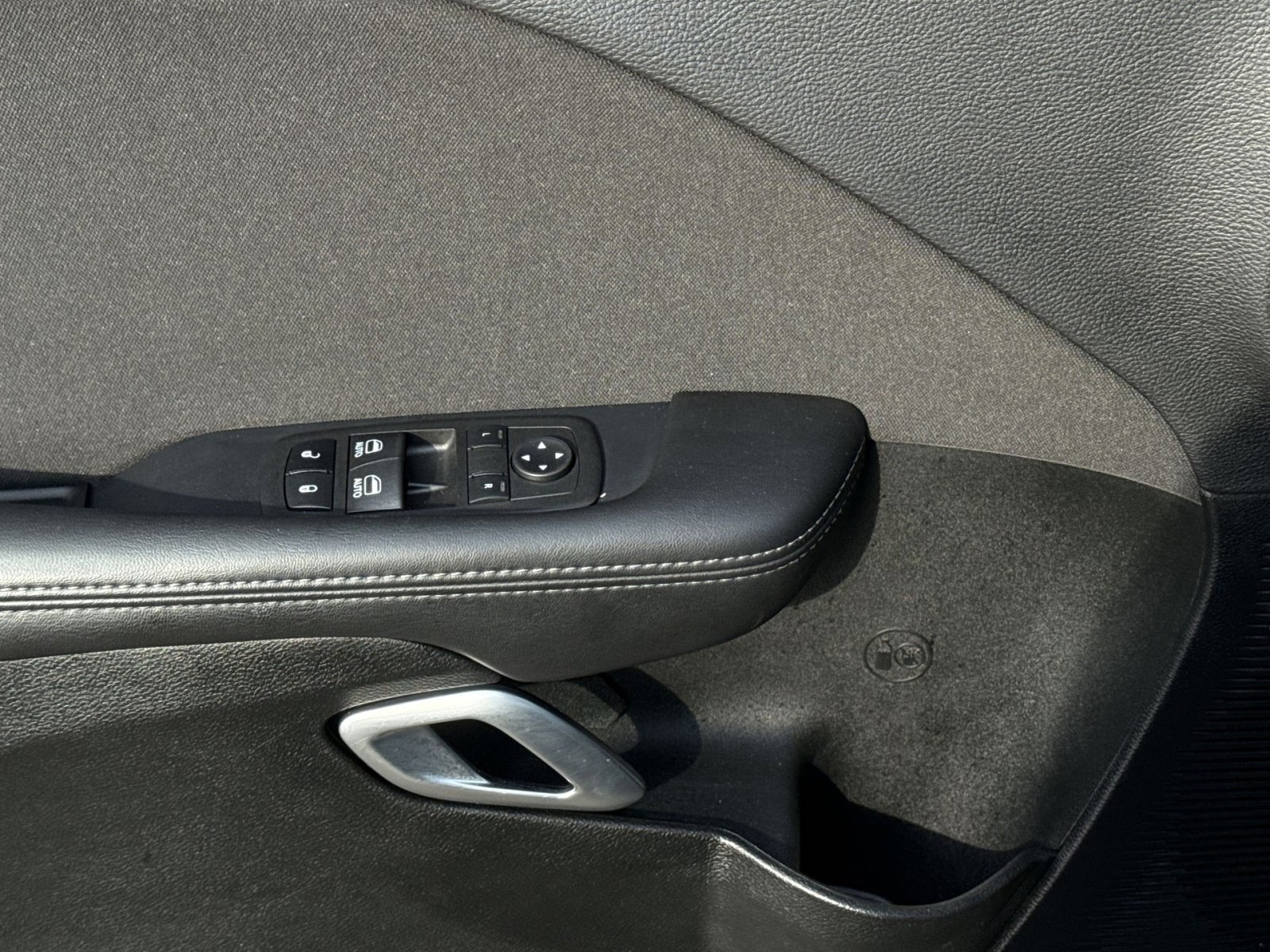 Used 2023 Dodge Challenger SXT w/ Cold Weather Group image 15