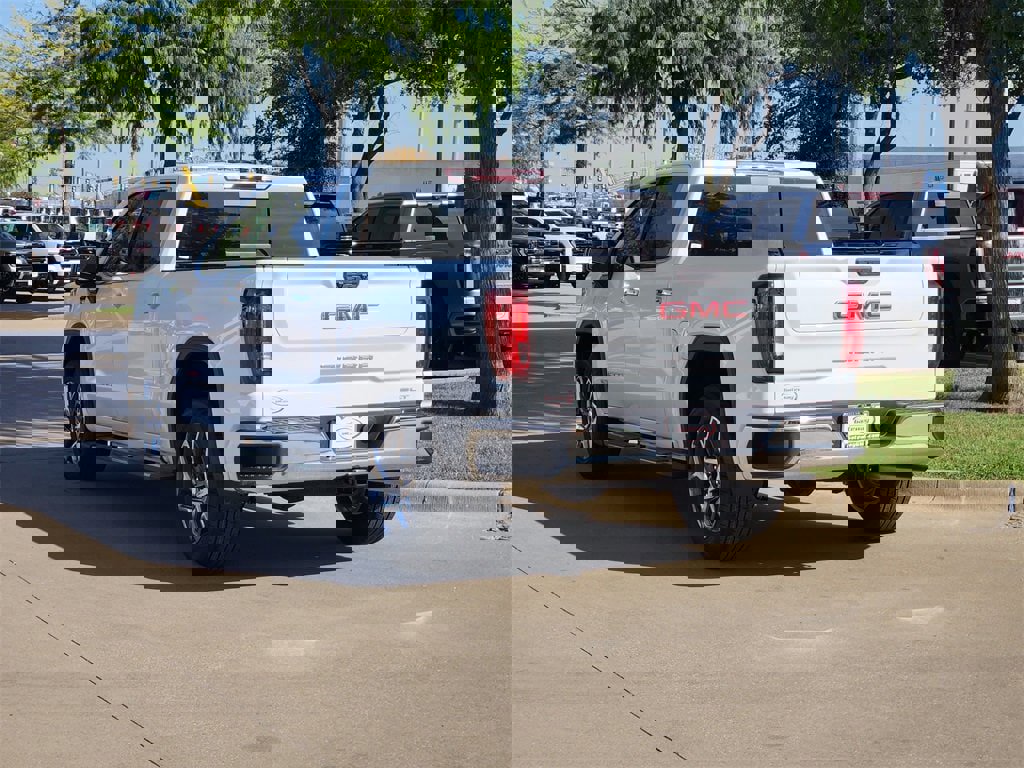 New 2026 GMC Sierra 1500 SLT image 3
