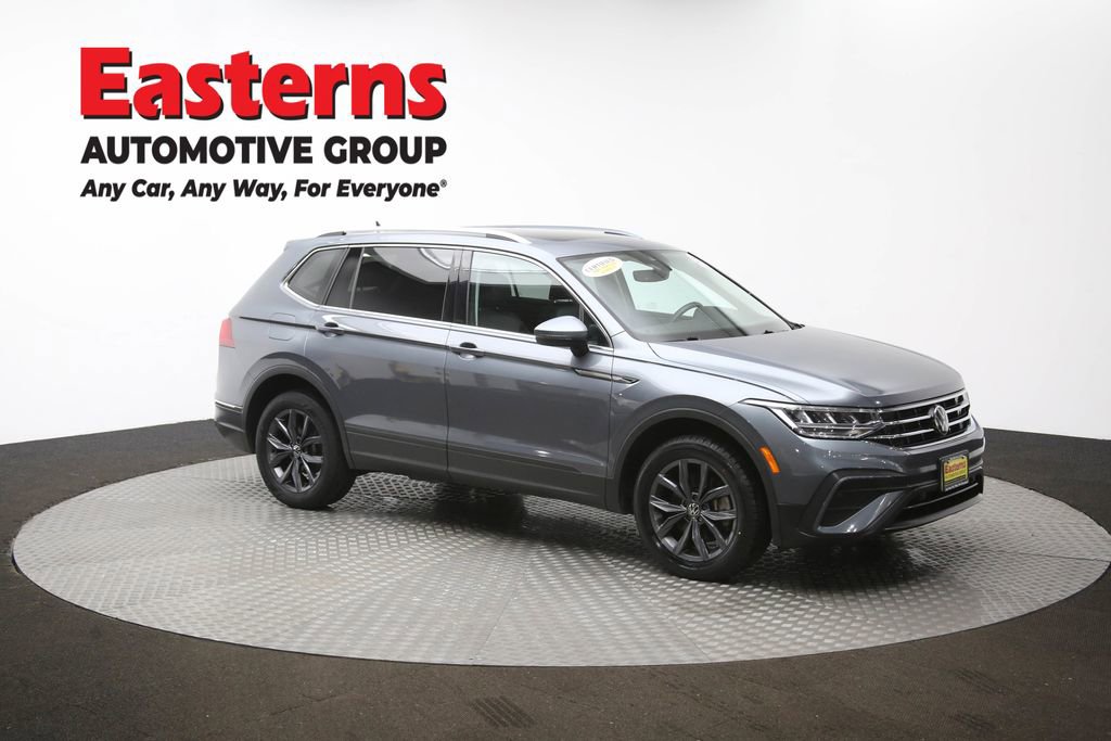 Used 2022 Volkswagen Tiguan SE w/ Panoramic Sunroof Package image 50