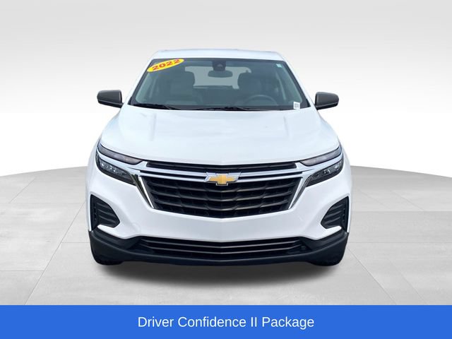 Used 2022 Chevrolet Equinox LS w/ Driver Confidence II Package AWD/4WD image 2