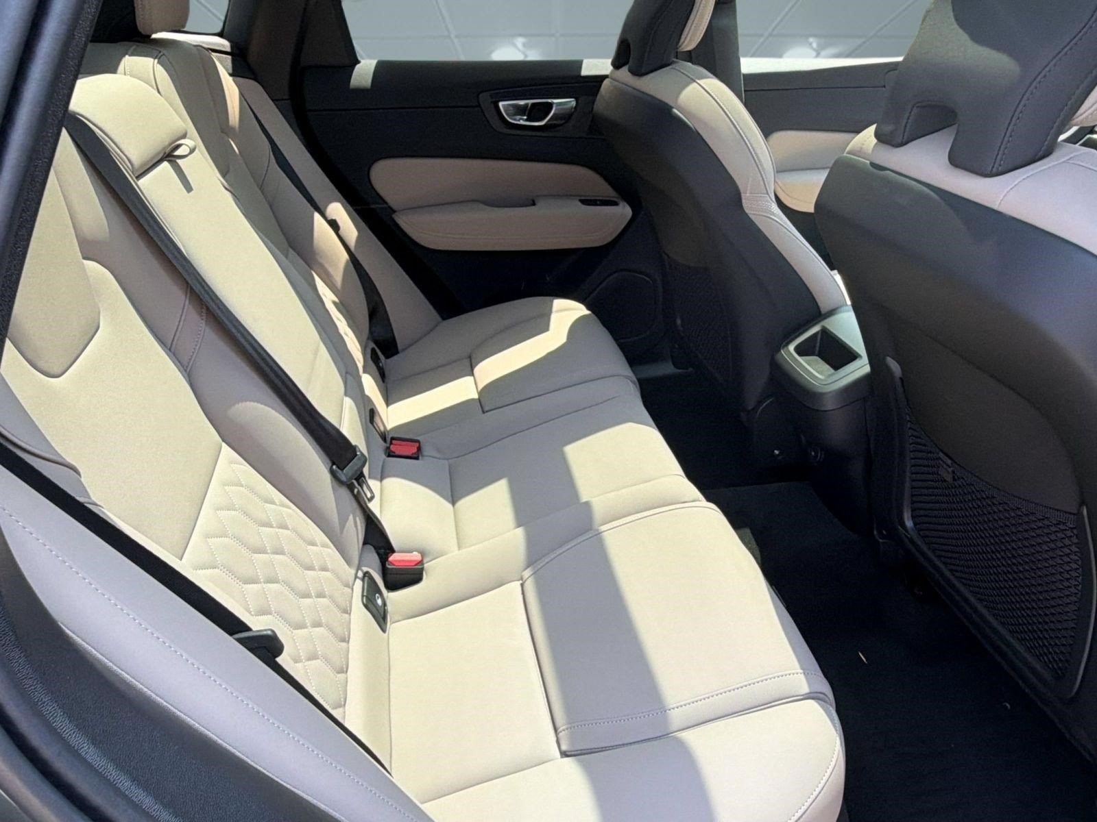 New 2026 Volvo XC60 B5 Core w/ Climate Package PRO AWD/4WD image 30