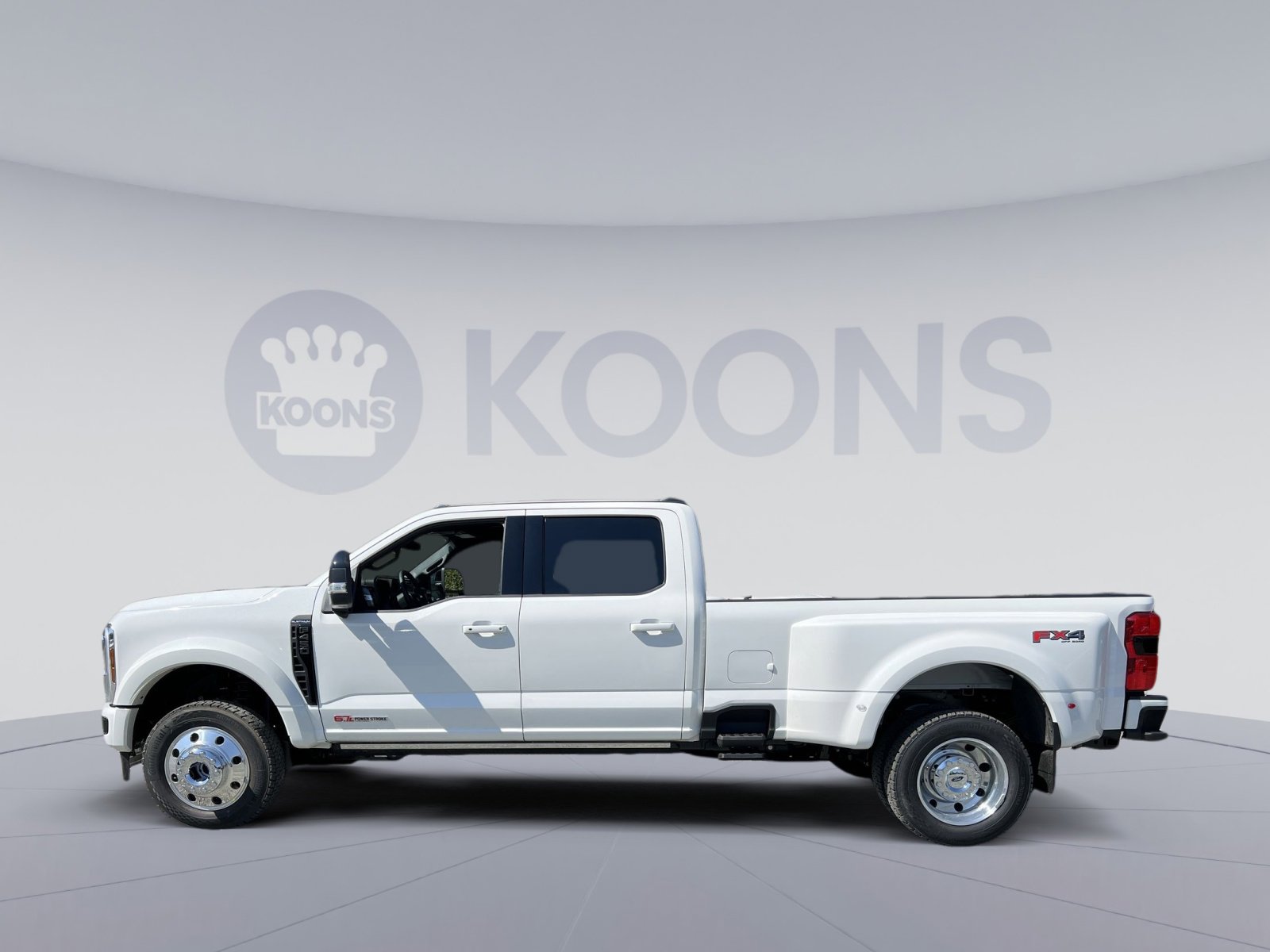 New 2026 Ford F450 Platinum w/ FX4 Off-Road Package image 2