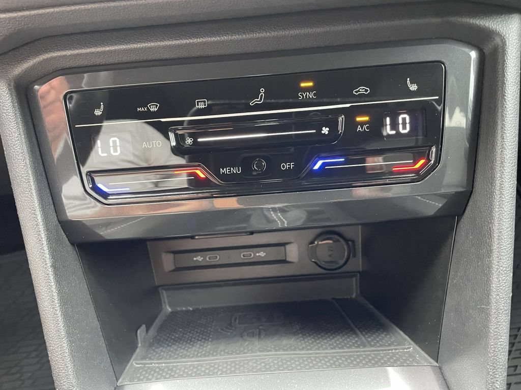 Certified 2024 Volkswagen Tiguan SE R-Line FWD image 28