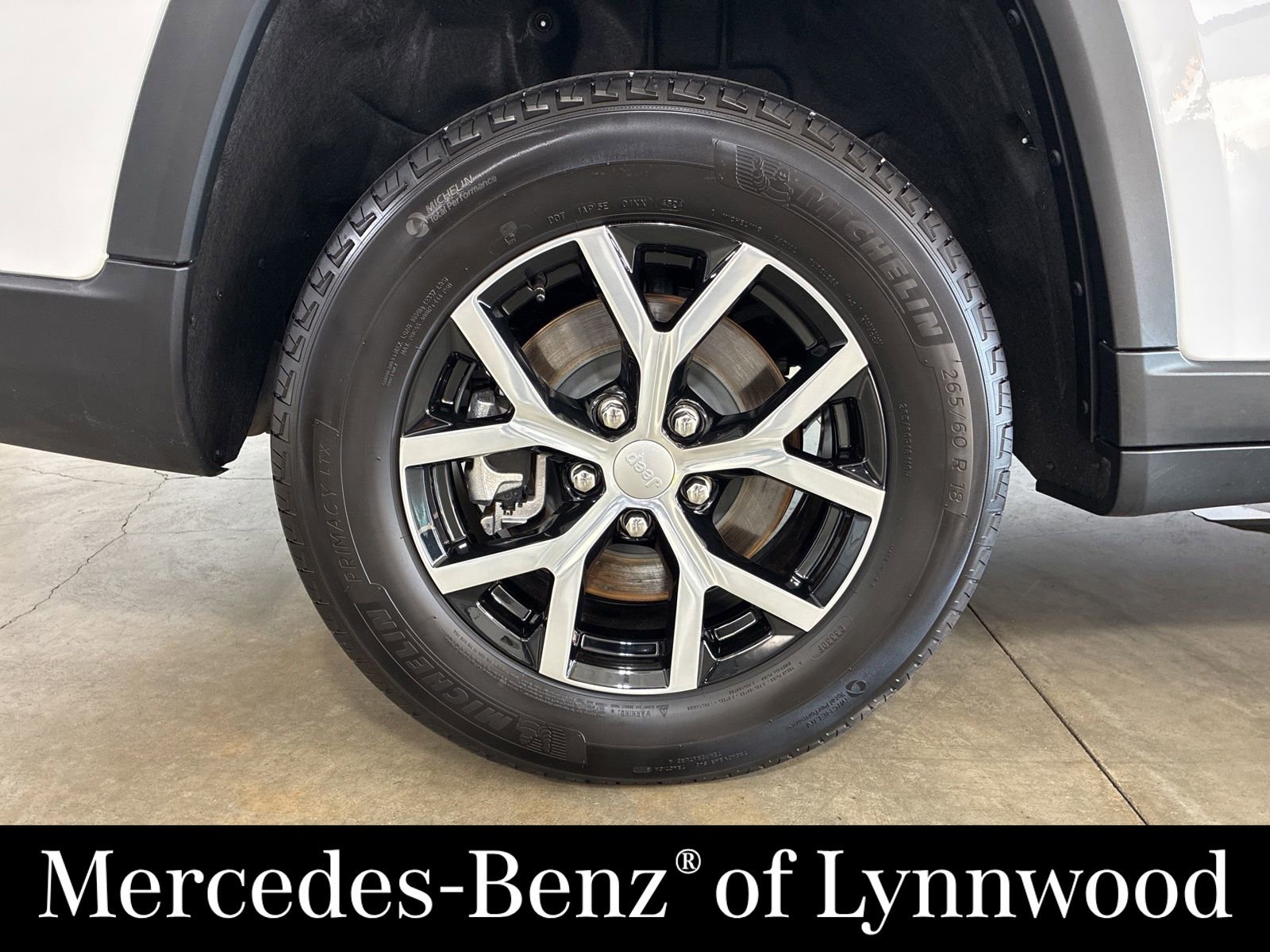 Used 2025 Jeep Grand Cherokee L Limited image 7