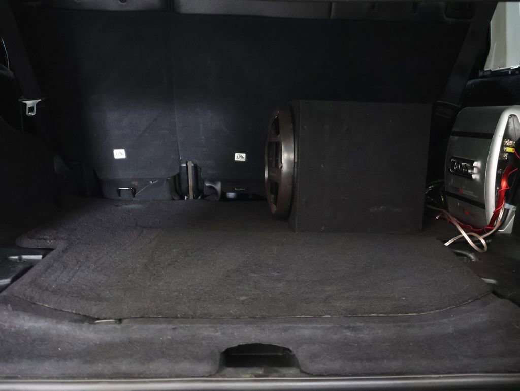 Used 2018 Jeep Wrangler Unlimited Rubicon w/ Connectivity Group image 14