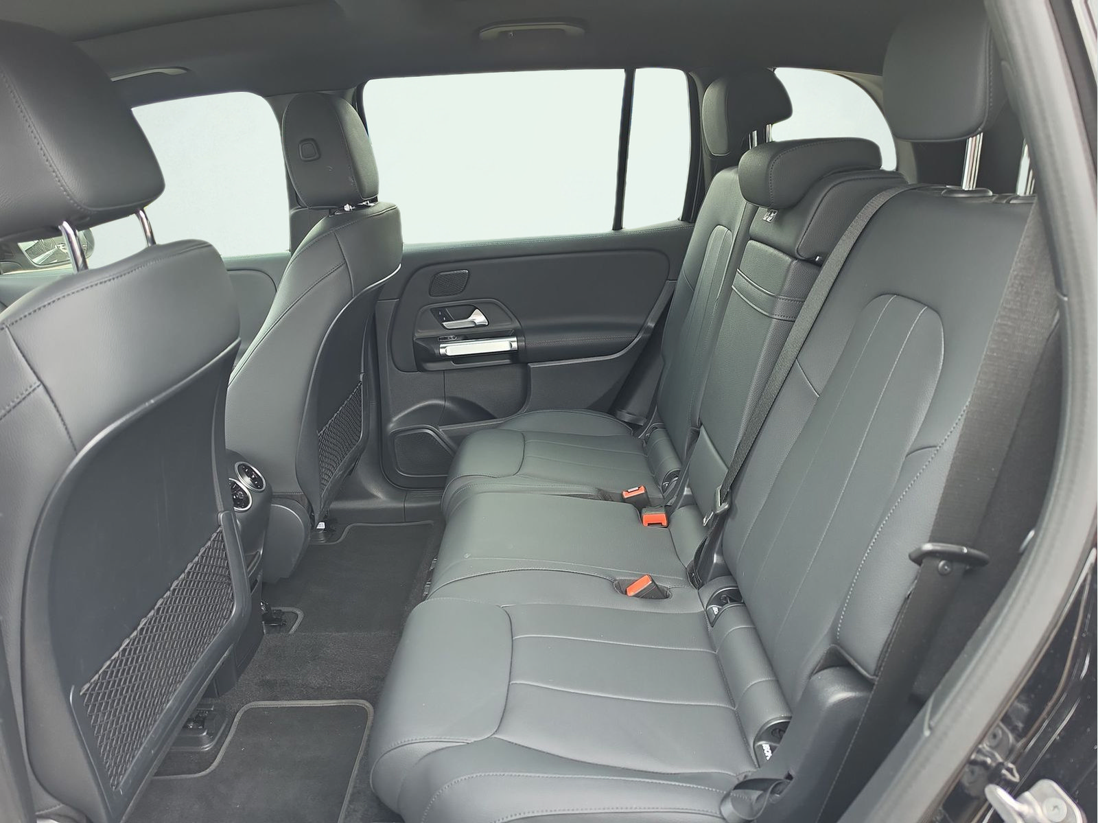 Used 2024 Mercedes-Benz EQB 300 4MATIC image 16