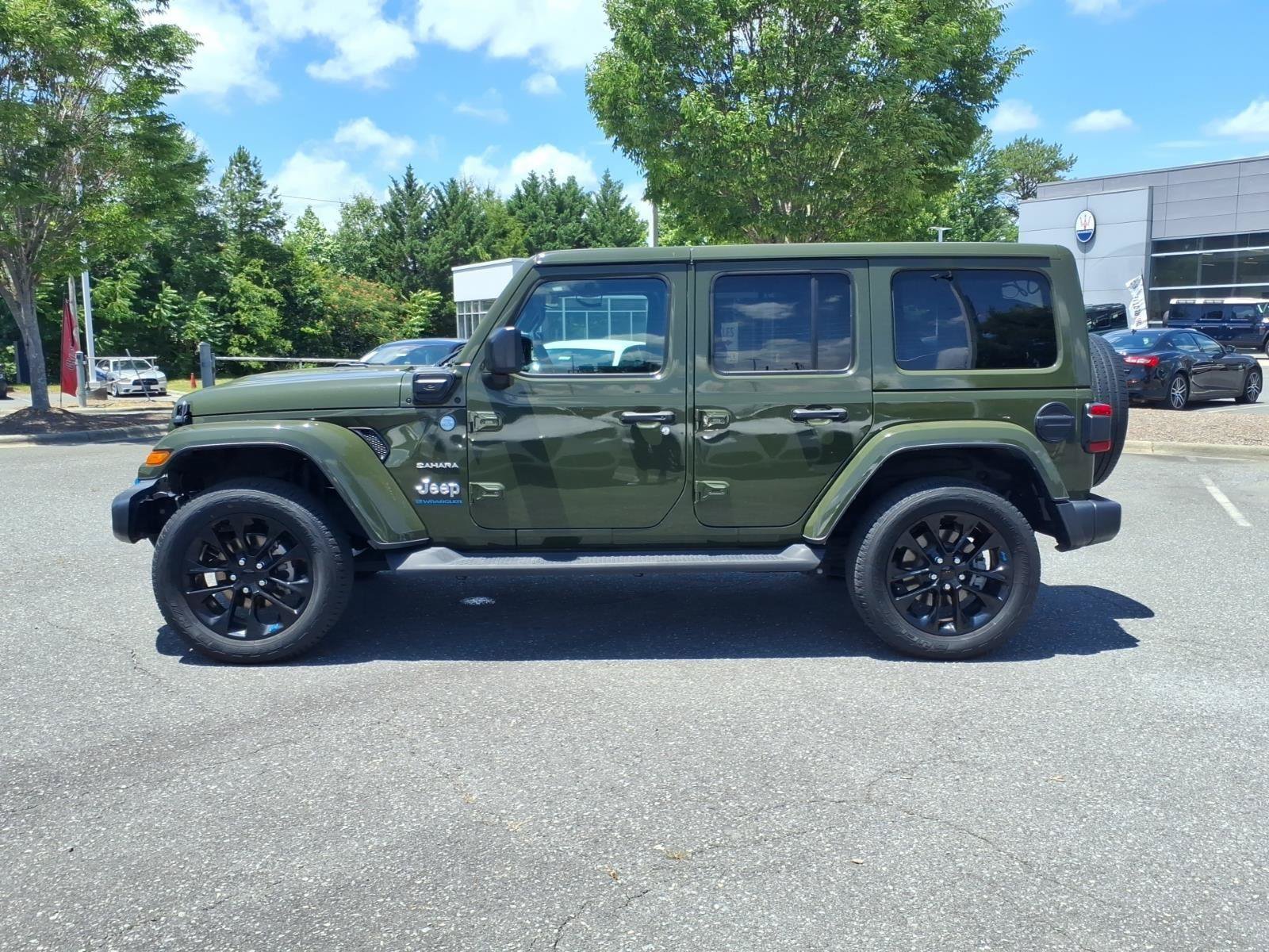 Used 2023 Jeep Wrangler Unlimited Sahara w/ Cold Weather Group AWD/4WD image 3