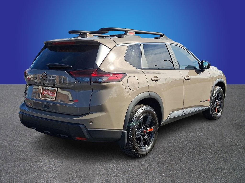 Used 2025 Nissan Rogue SV image 6