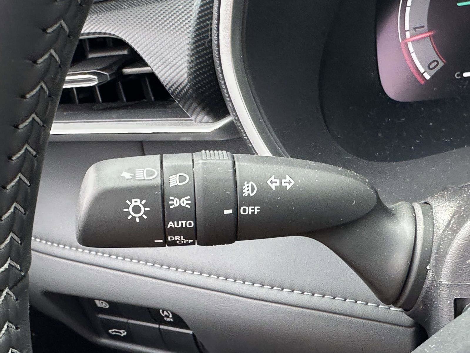 Used 2025 Toyota Highlander XSE image 40