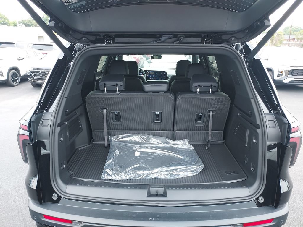 New 2027 Chevrolet Traverse LT w/ Midnight/Sport Edition AWD/4WD image 9