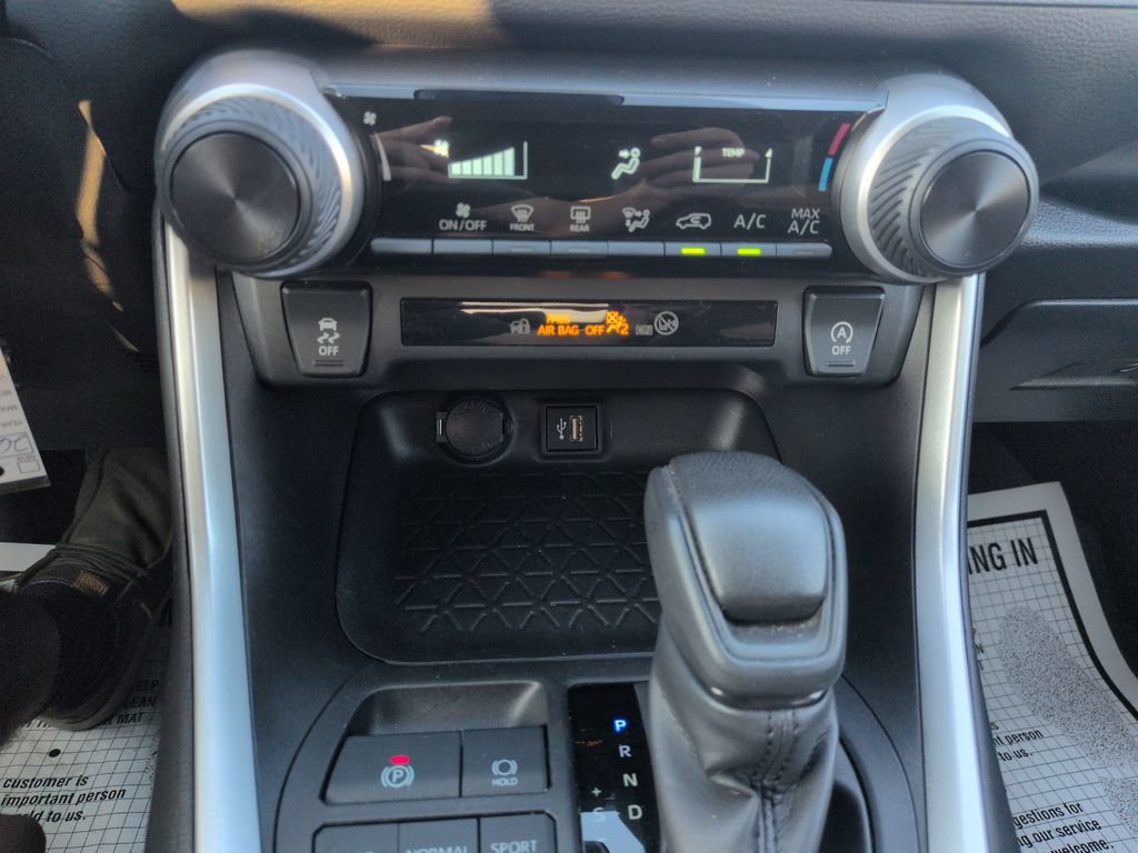 Certified 2024 Toyota RAV4 LE AWD/4WD image 18