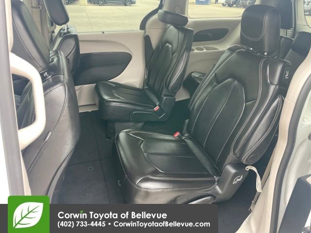 Used 2024 Chrysler Pacifica Touring-L image 23