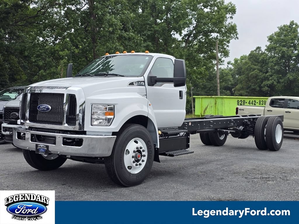 New 2027 Ford F750 2WD Regular Cab Super Duty image 1