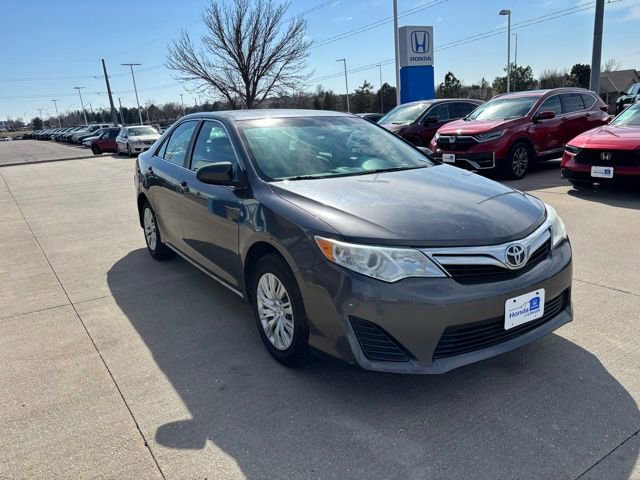 Used 2012 Toyota Camry LE image 3