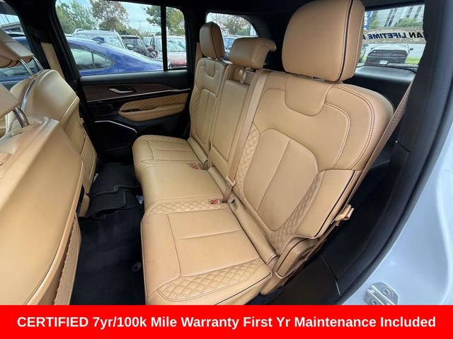Used 2023 Jeep Grand Cherokee Summit AWD/4WD image 15