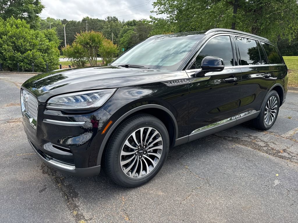 Used 2023 Lincoln Aviator AWD w/ Premium Package image 4