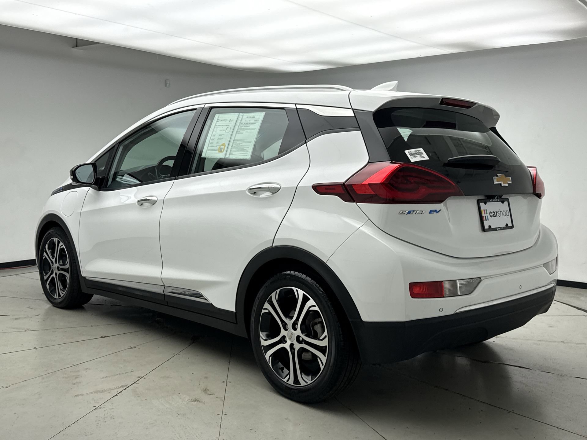 Used 2021 Chevrolet Bolt Premier w/ Infotainment Package FWD image 3