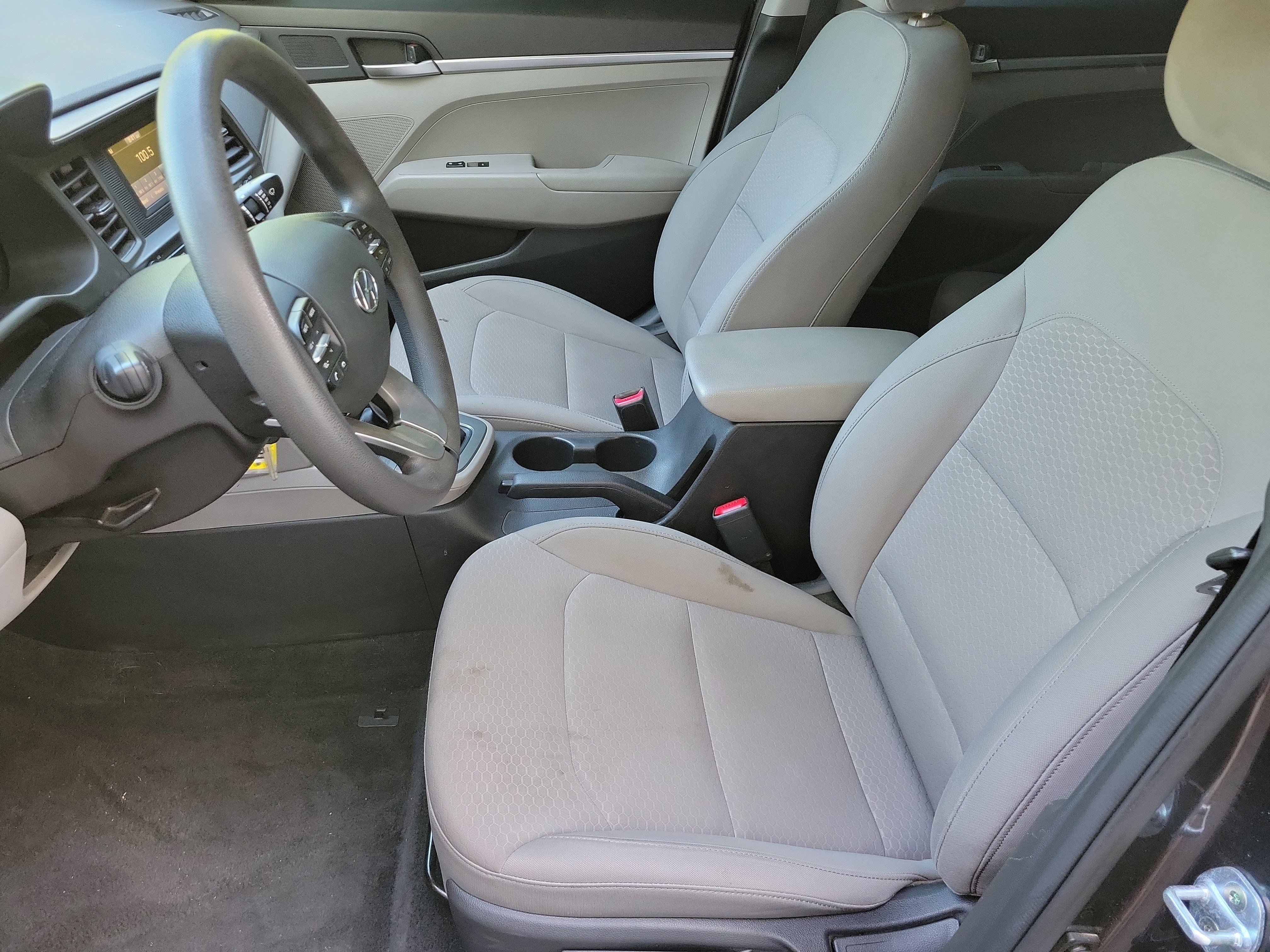 Used 2020 Hyundai Elantra SE FWD image 9