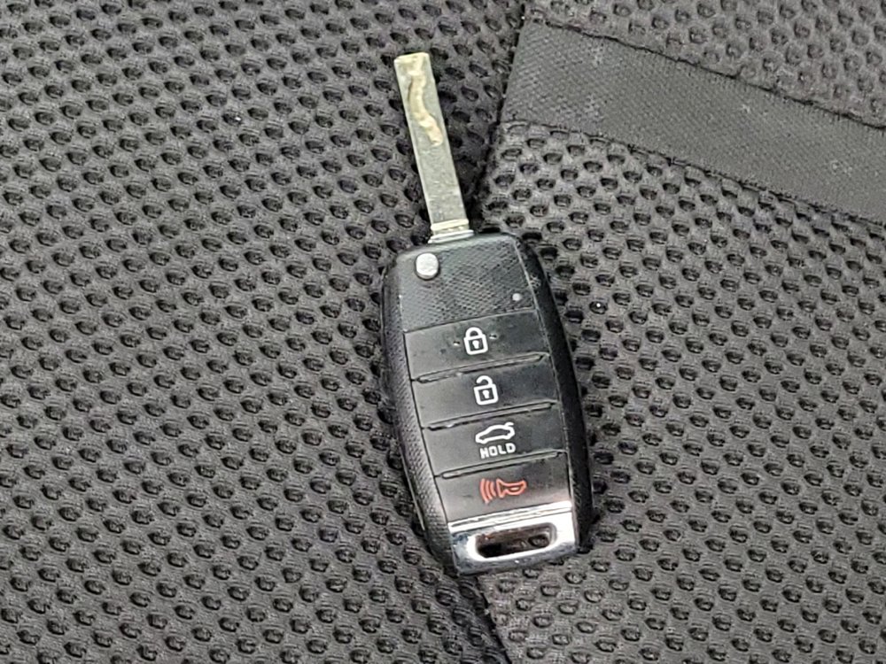 Used 2020 Kia Optima LX FWD image 32