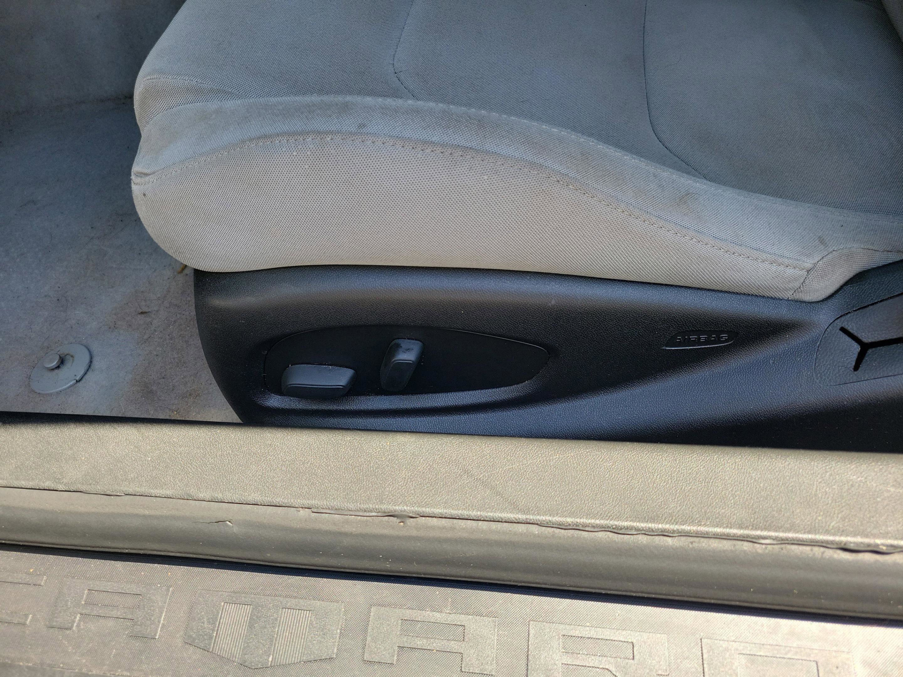 Used 2017 Chevrolet Camaro LT RWD image 9