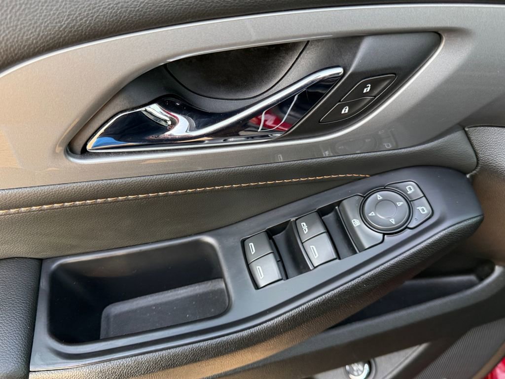 Used 2021 Chevrolet Traverse RS image 11