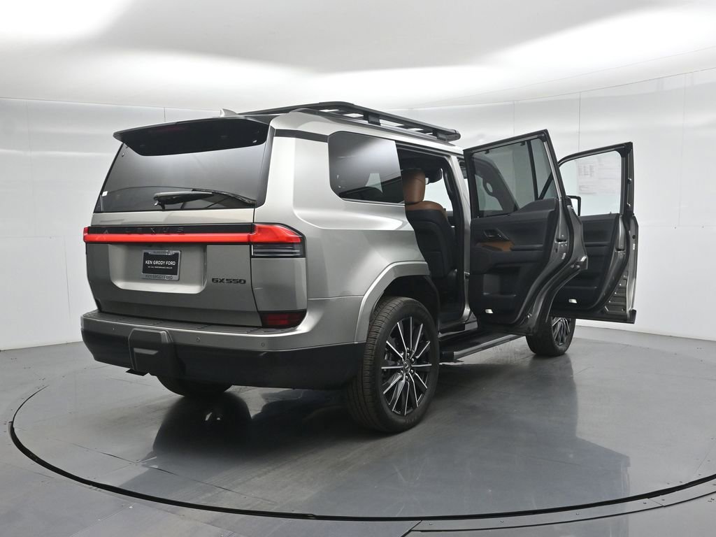 Used 2025 Lexus GX 550 w/ Accessory Package (2T) image 5