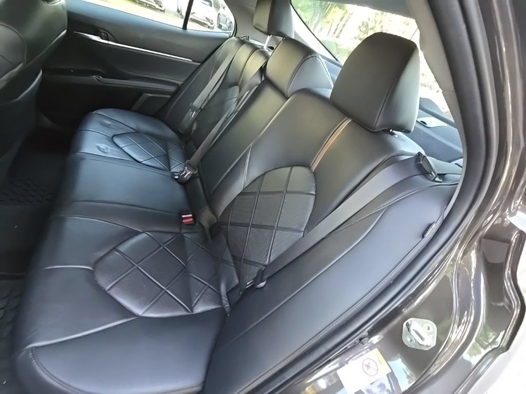 Used 2018 Toyota Camry XLE FWD image 14