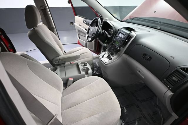 Used 2008 Hyundai Entourage GLS FWD image 40
