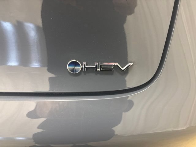 Used 2025 Toyota Prius LE FWD image 12
