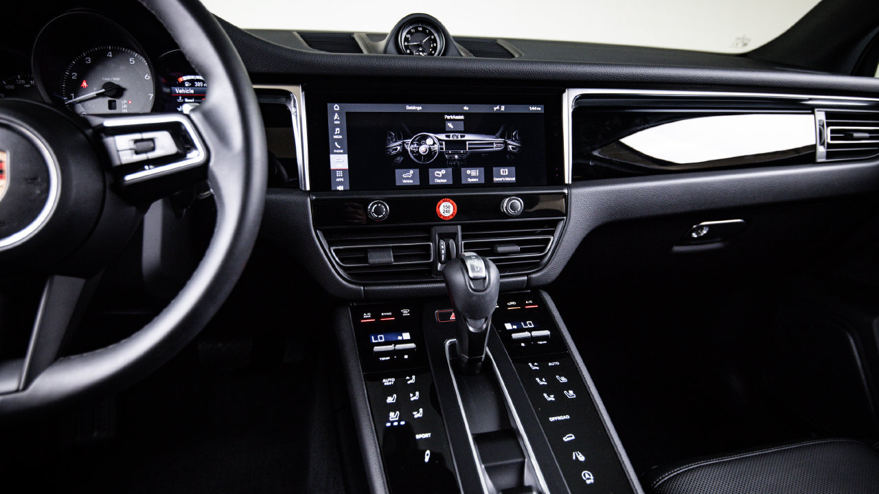 Certified 2026 Porsche Macan S AWD/4WD image 19