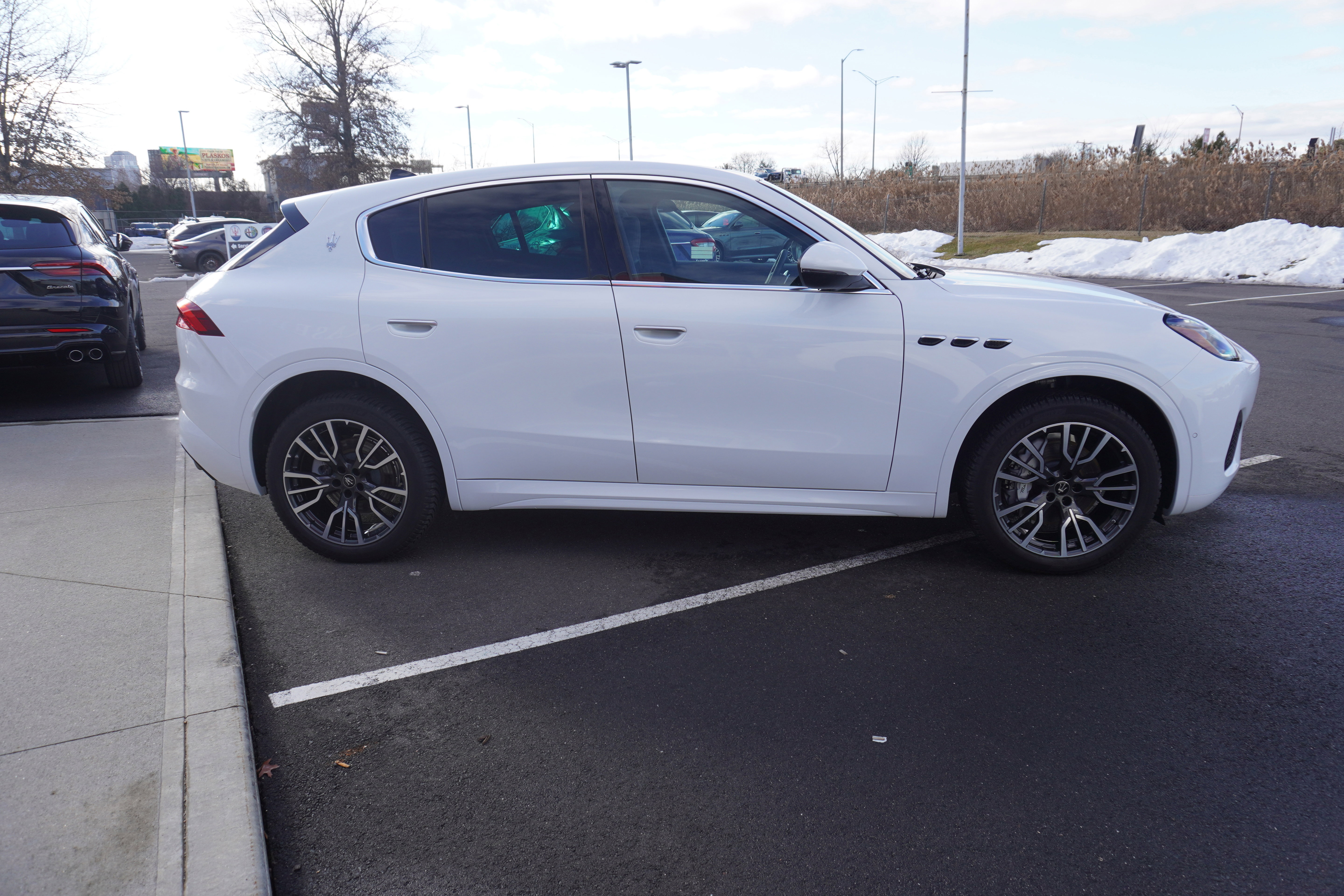 New 2025 Maserati Grecale GT image 4