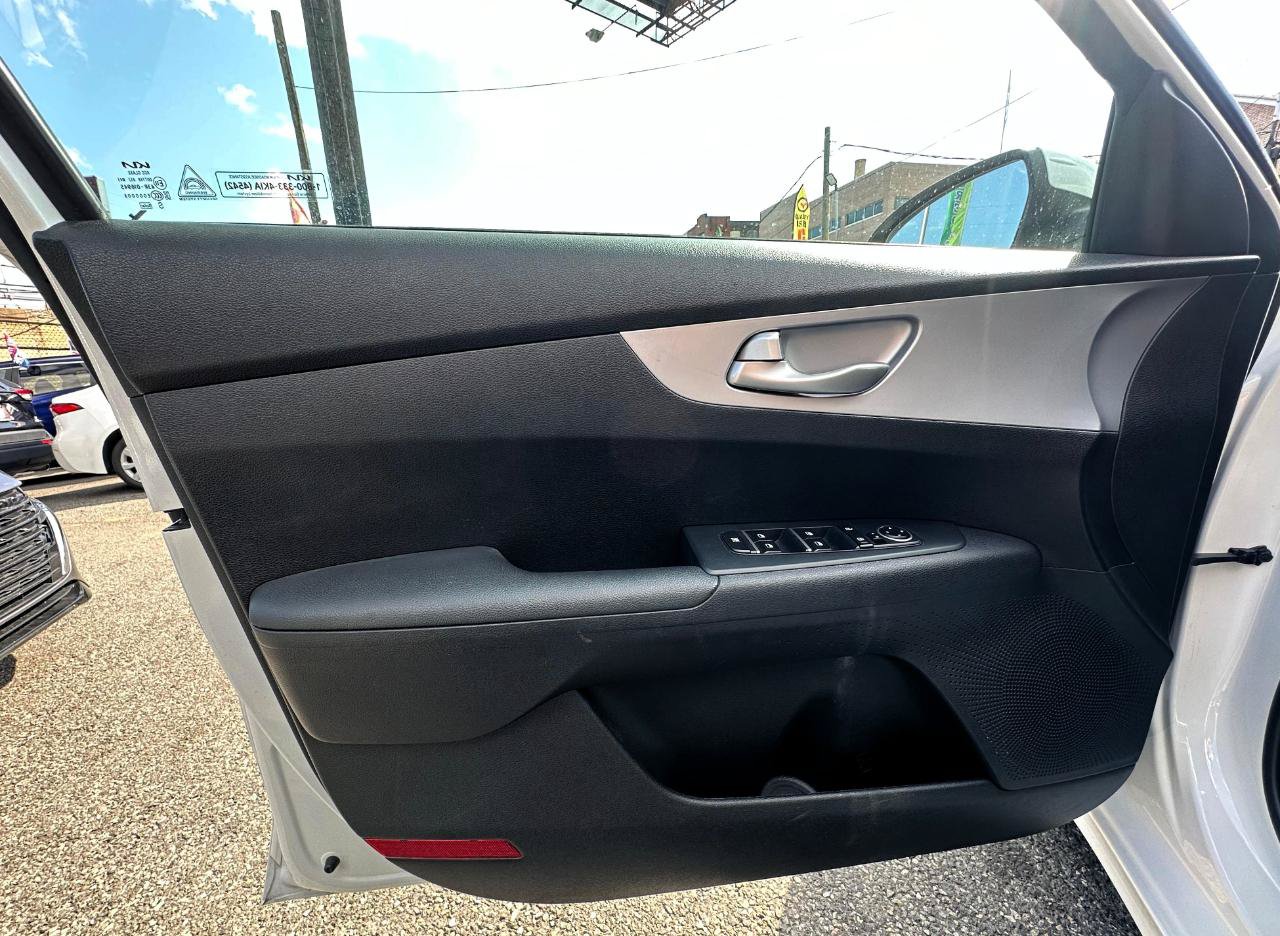 Used 2024 Kia Forte LXS FWD image 17