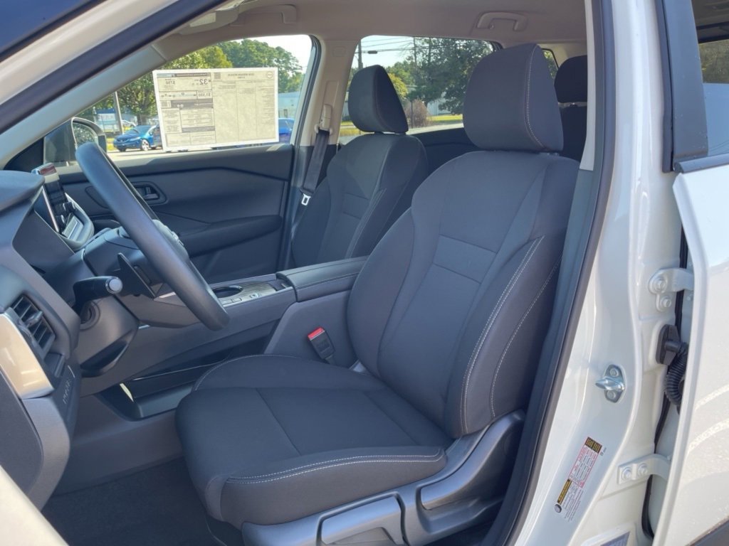 New 2026 Nissan Rogue S image 15