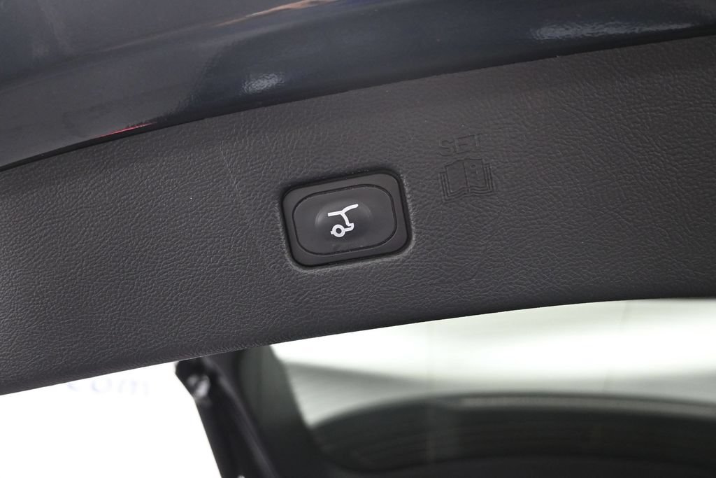 Used 2024 Ford Edge Titanium w/ Equipment Group 301A AWD/4WD image 12