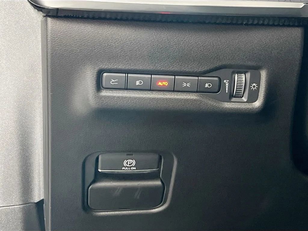 Used 2025 Jeep Wagoneer S Limited image 11