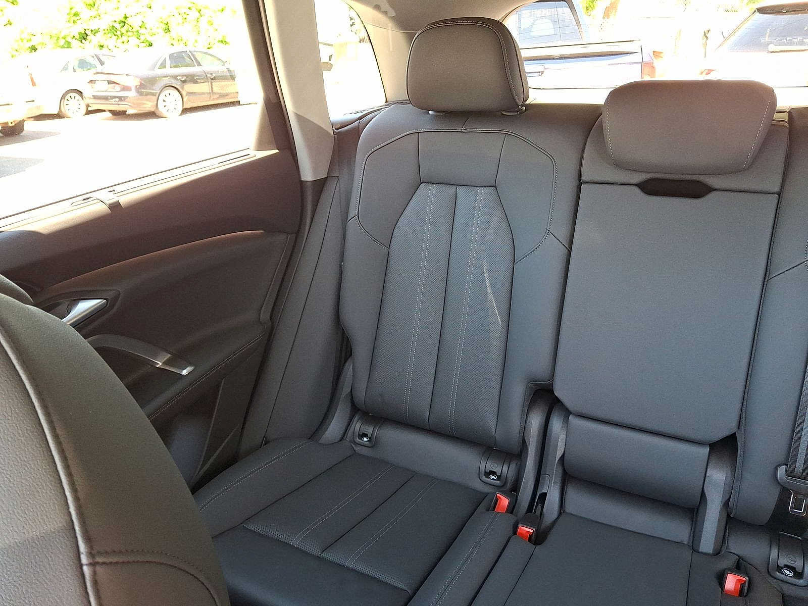Used 2025 Audi Q5 Premium Plus w/ Premium Plus AWD/4WD image 12