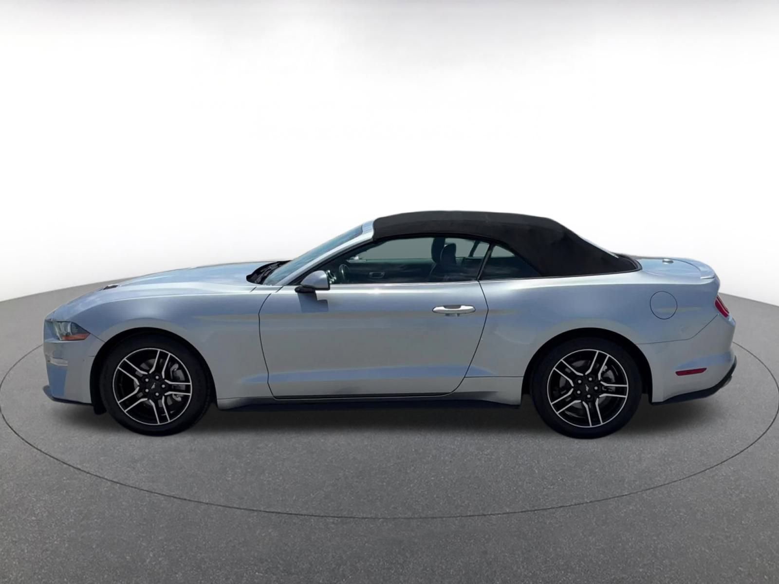 Used 2023 Ford Mustang Premium image 9