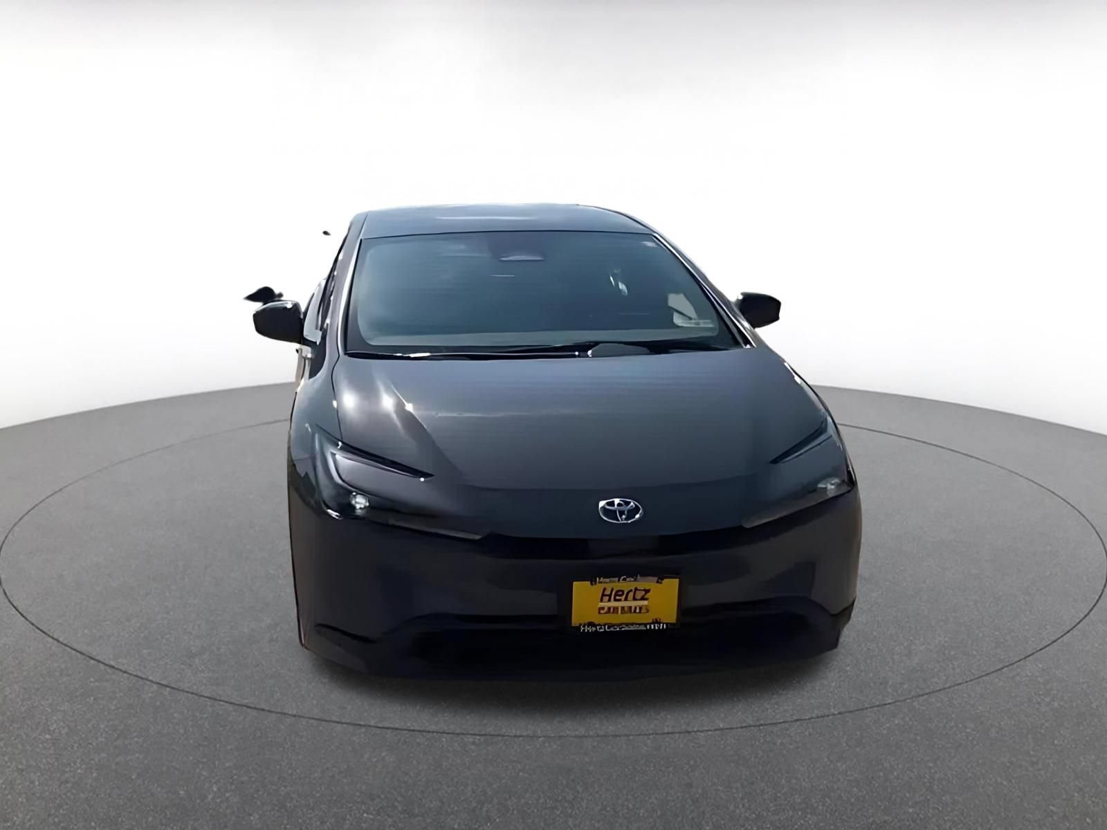 Used 2024 Toyota Prius LE FWD image 4