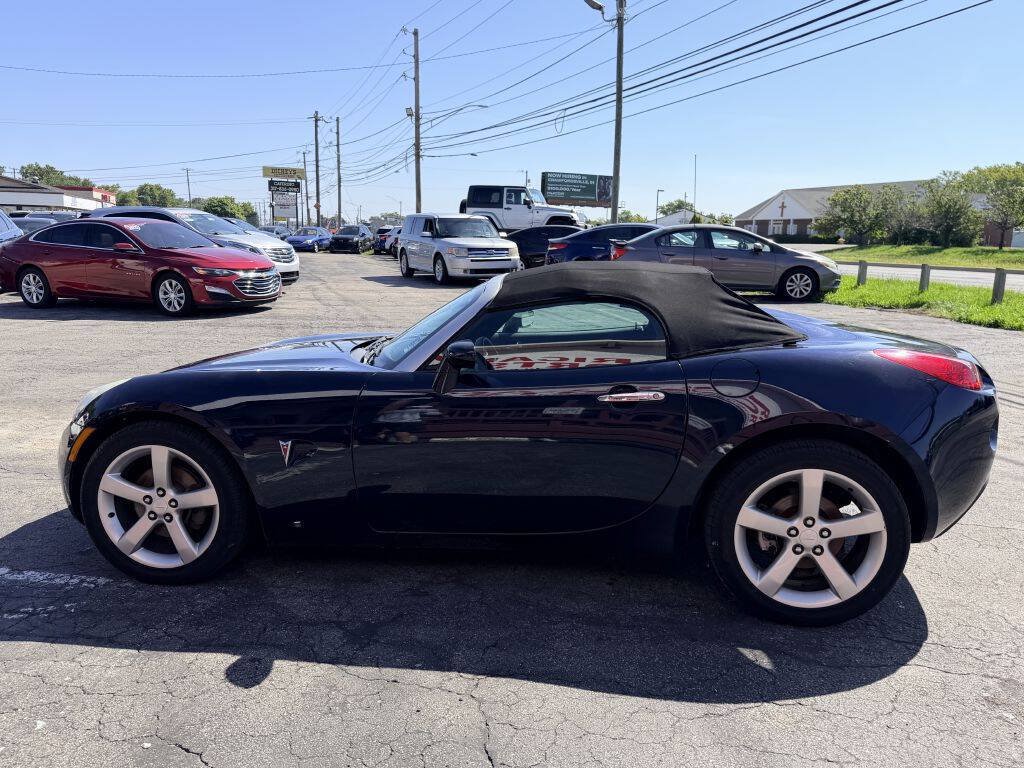 Used 2007 Pontiac Solstice Convertible w/ Preferred Package RWD image 3