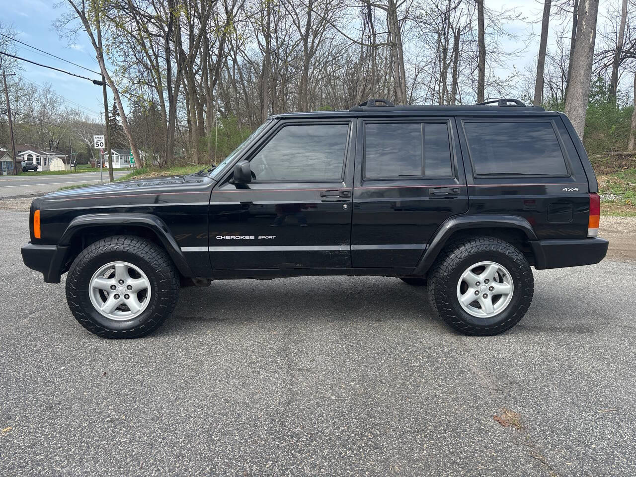 Used 2000 Jeep Cherokee Sport image 1