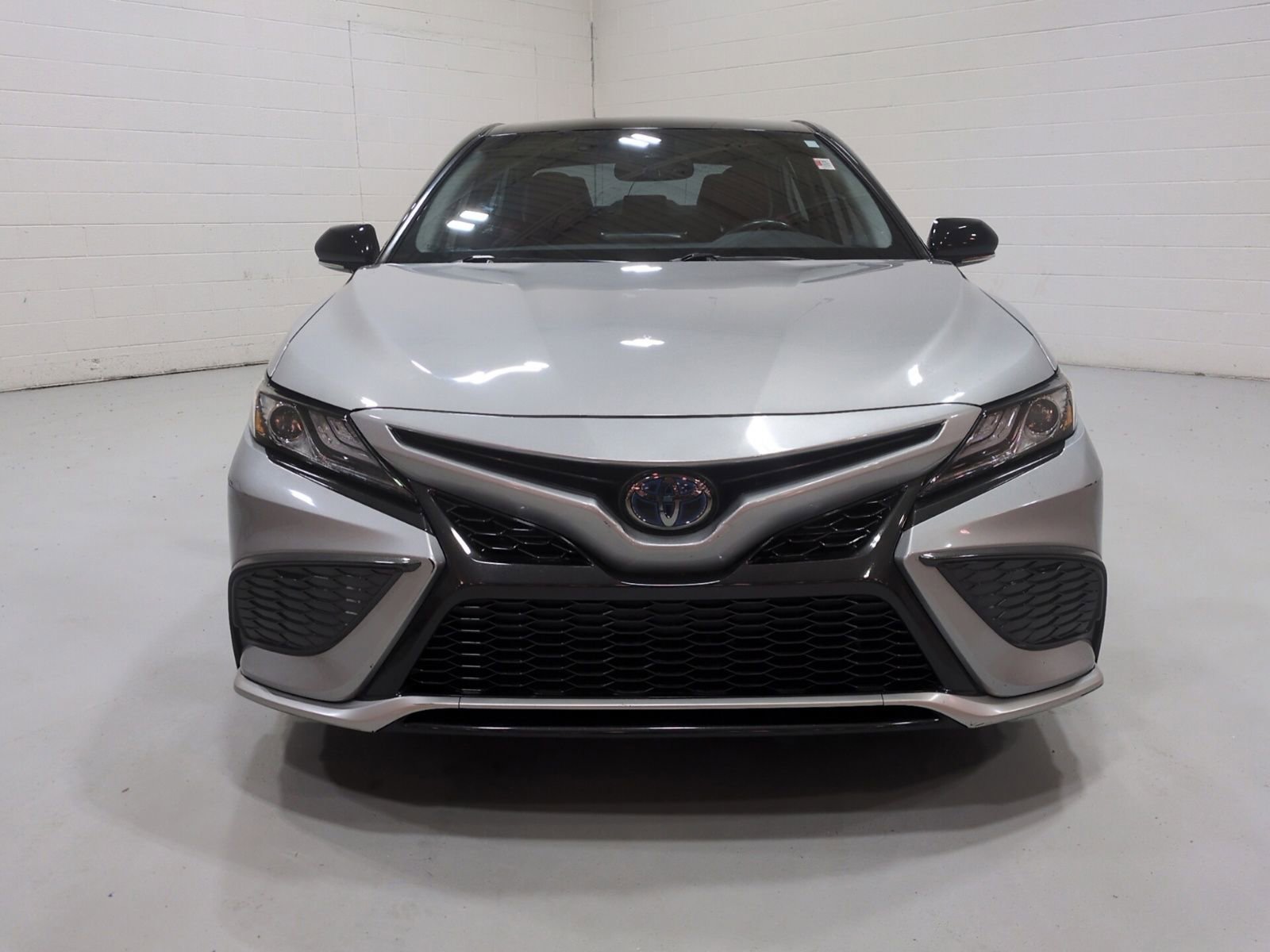 Used 2021 Toyota Camry XSE w/ Cold Weather Package FWD image 8