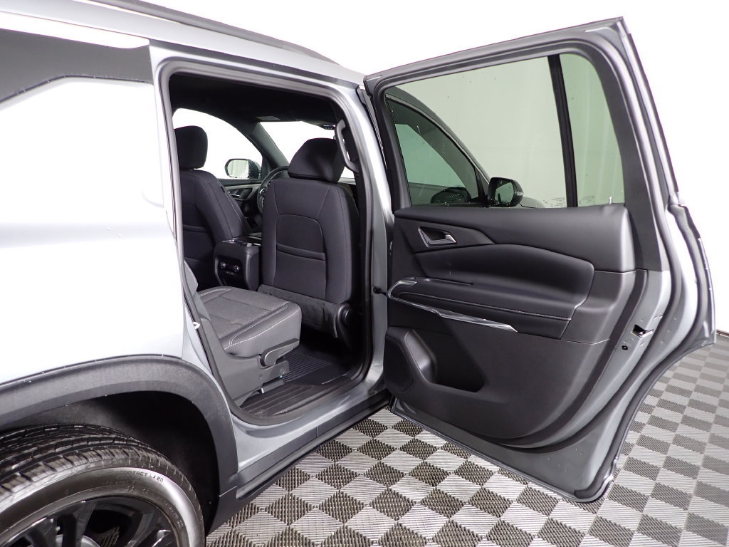 New 2027 Chevrolet Traverse LT w/ LPO, Floor Liner Package AWD/4WD image 35