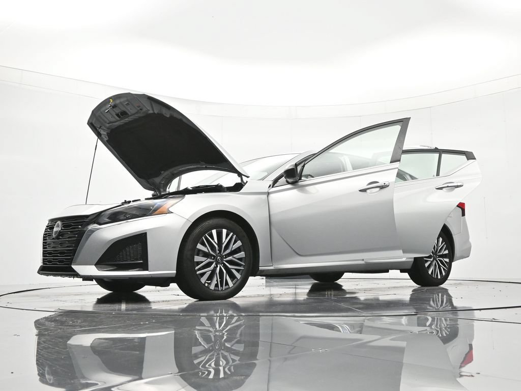 Certified 2025 Nissan Altima 2.5 SV FWD image 48