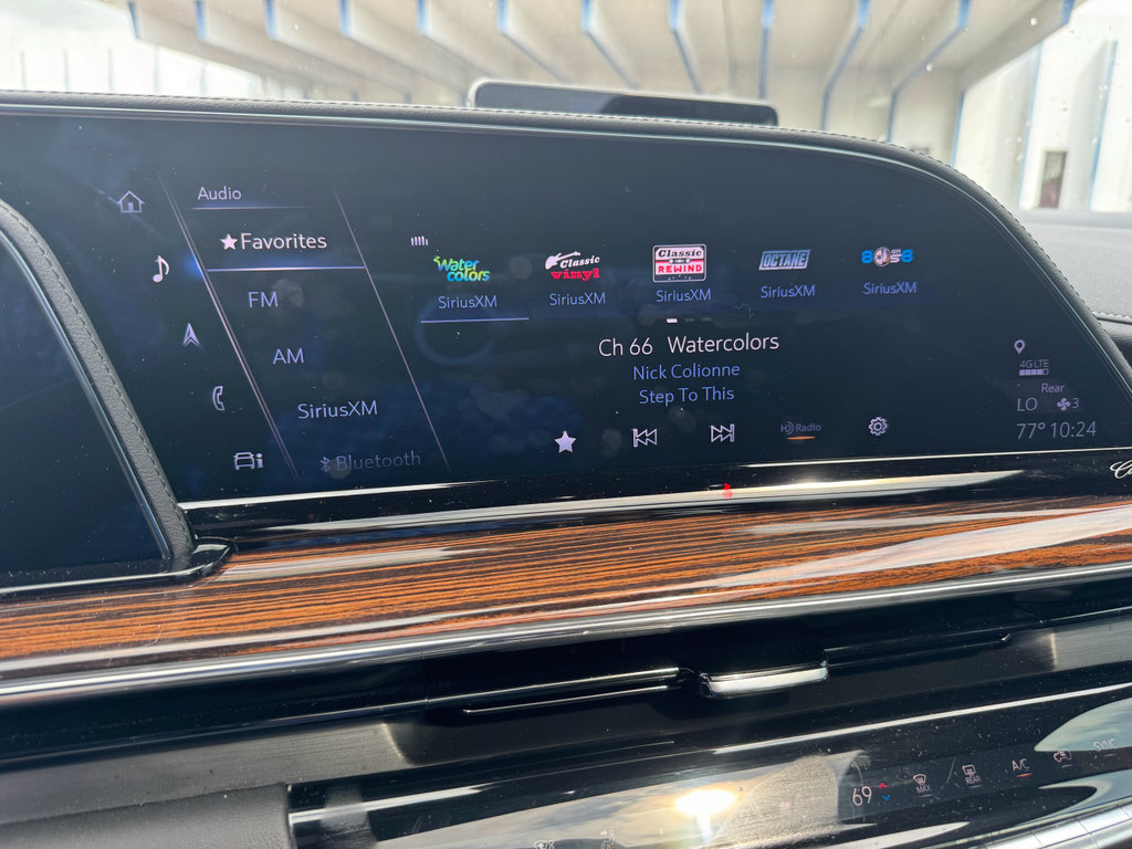 Used 2023 Cadillac Escalade ESV Premium Luxury w/ Performance Package AWD/4WD image 11