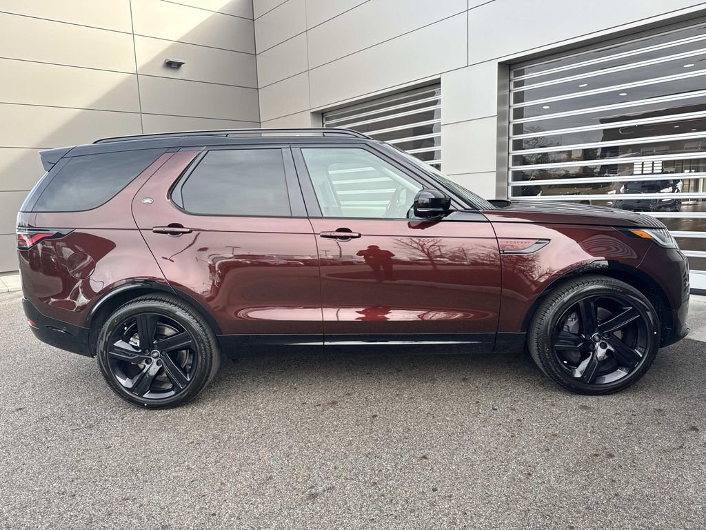 New 2026 Land Rover Discovery Limited Edition image 9