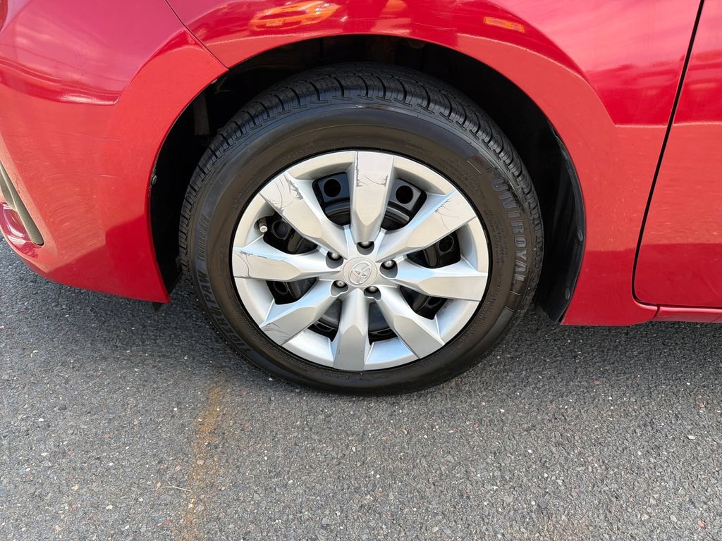 Used 2015 Toyota Corolla S FWD image 27