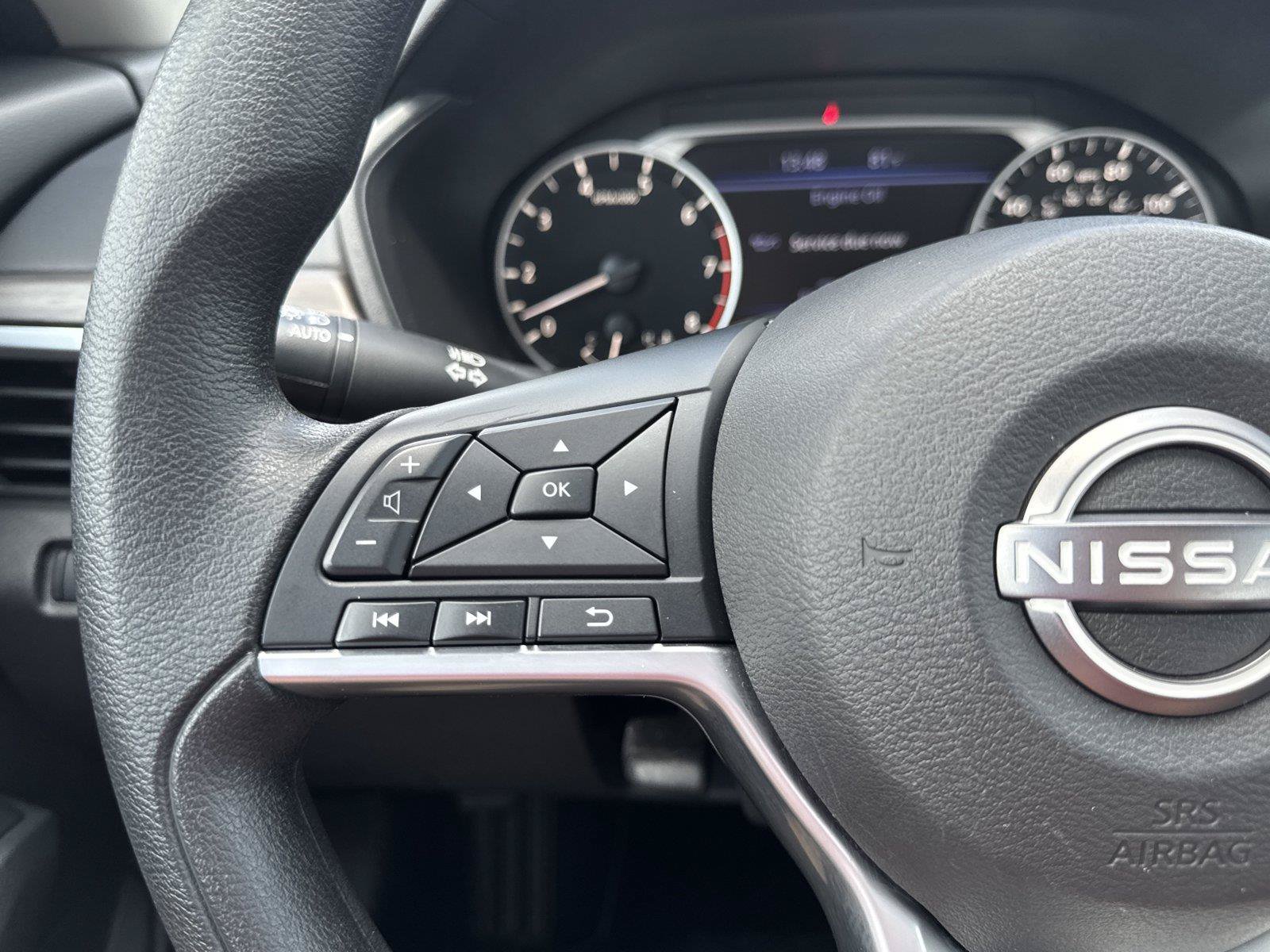 Used 2025 Nissan Altima 2.5 SV FWD image 21