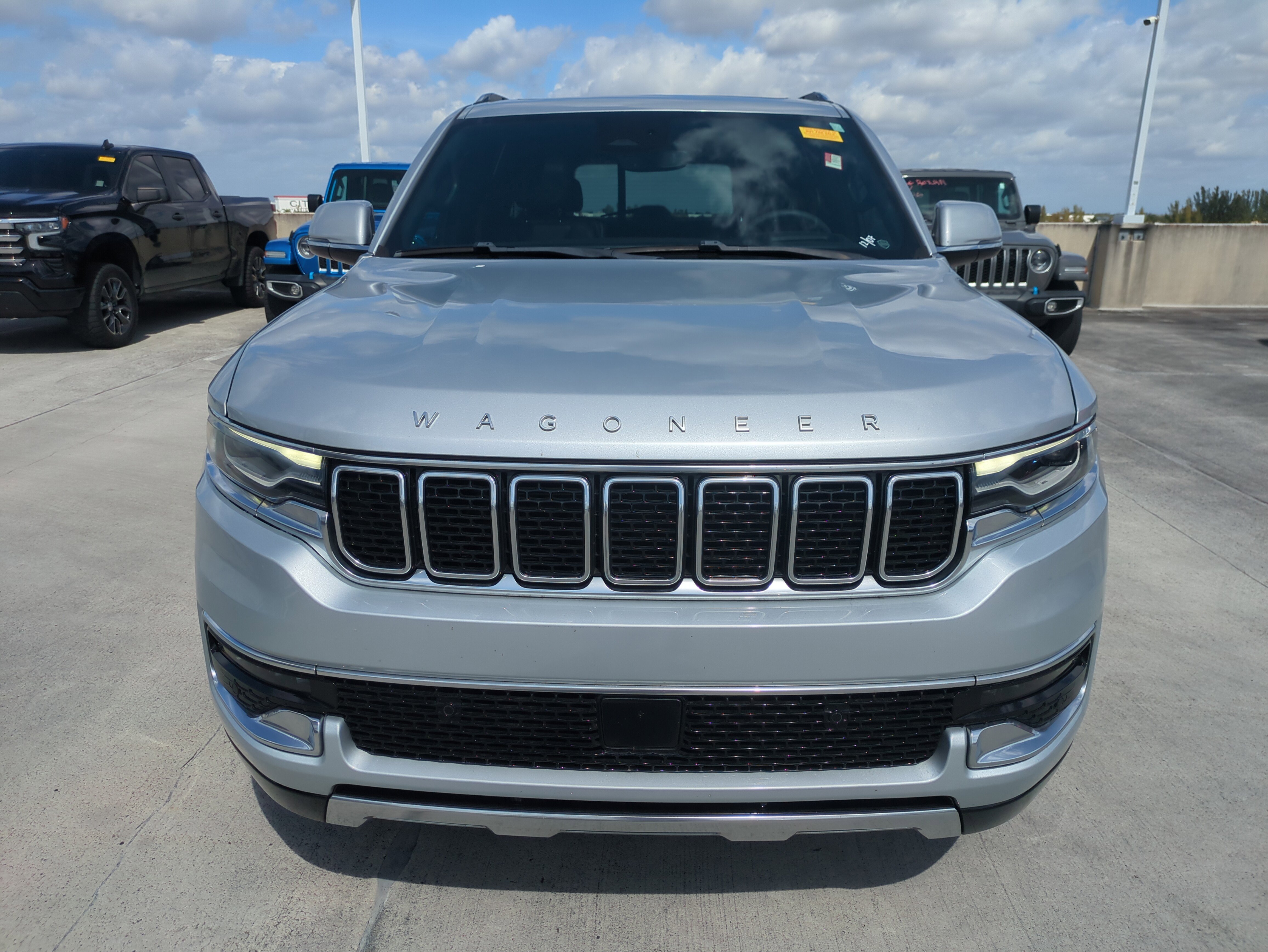 Used 2022 Jeep Wagoneer Series III w/ Premium Group I image 3