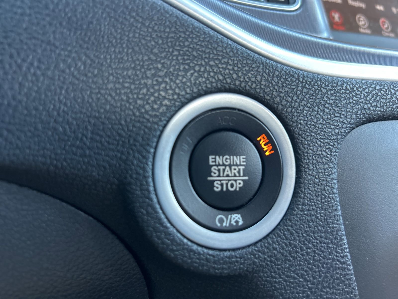 Certified 2020 Dodge Charger SXT image 23