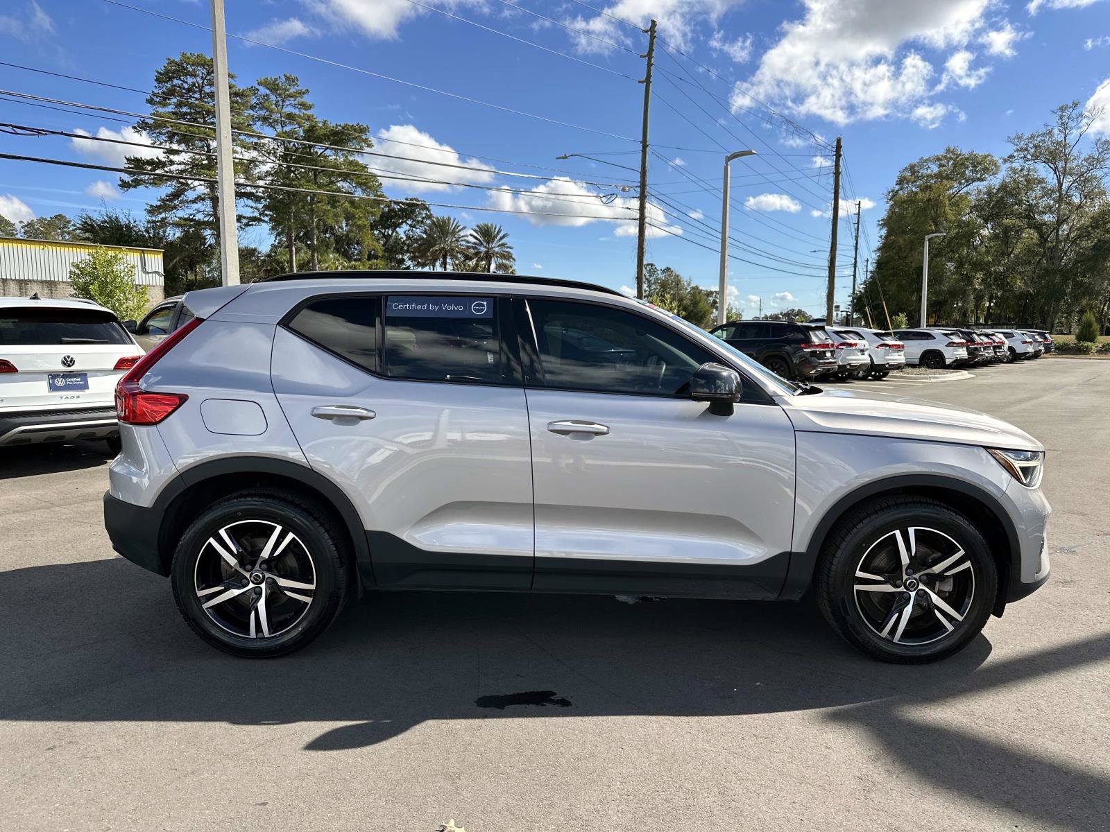 Certified 2023 Volvo XC40 B5 Plus image 6